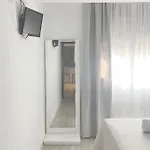 Charming Centre In With Parking