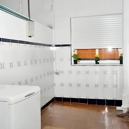 Charming Centre In With Parking *