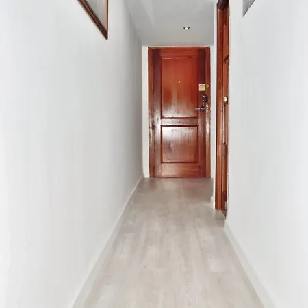 Apartamento Charming Centre In With Parking