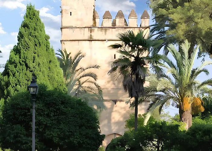 Charming Centre In With Parking *