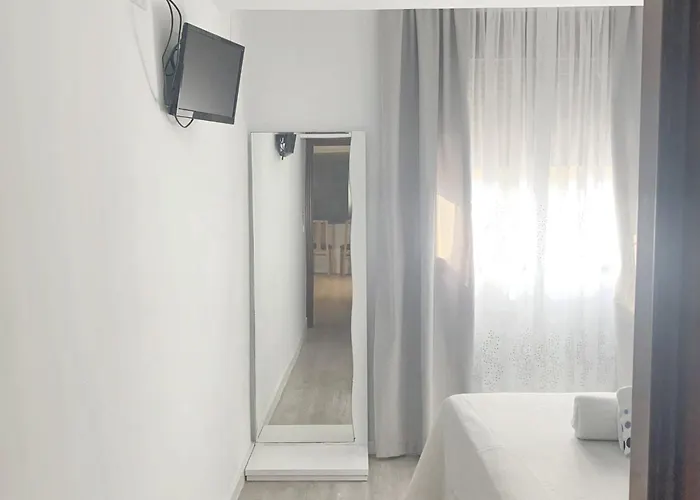 Charming Centre In With Parking