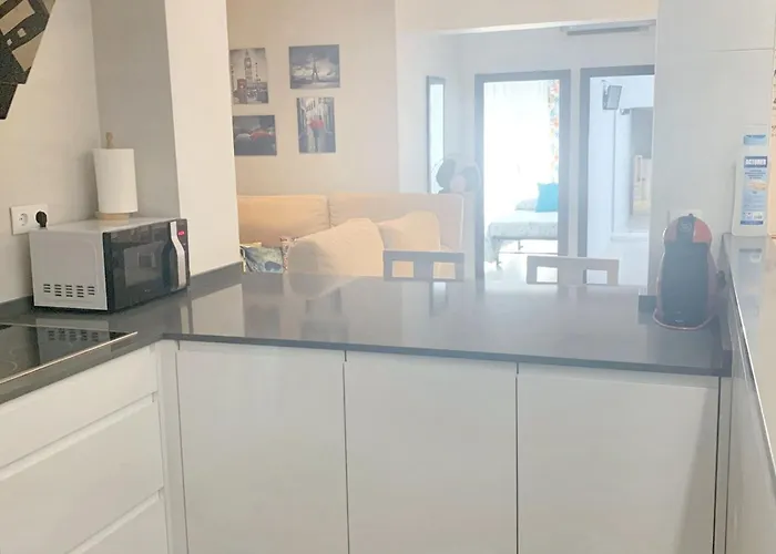 Charming Centre In With Parking